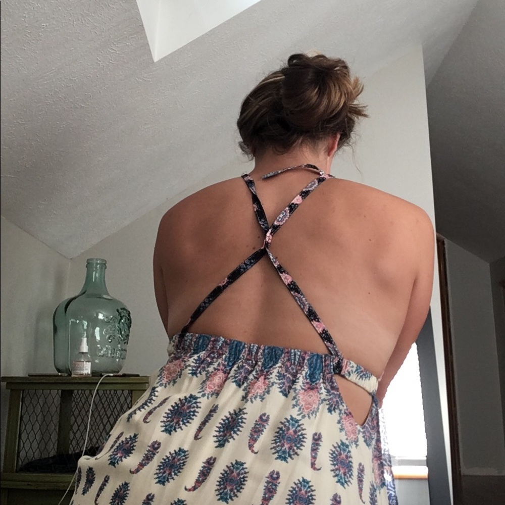 Lulu’s Patterned Maxi Dress - Picture 3 of 3